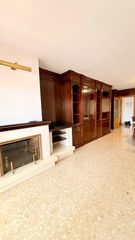Appartement  Avenida avinguda lluís companys. Amplio piso de 115 m2 con terraza, parking y trastero en sant jo