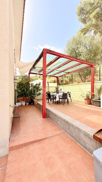 Foto b974c2a5-e60d-456d-b1de-1cb78d73a129. Casa aparellada amb calefacció aparcament a Mas romeu Calafell