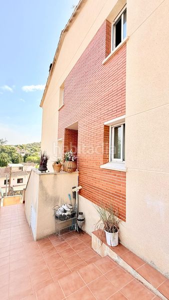 Foto bfbd5b4f-ceb0-4230-a67e-68ad34ef1c03. Casa aparellada amb calefacció aparcament a Mas romeu Calafell