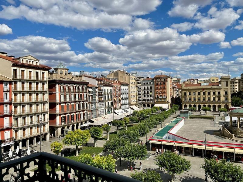 Foto 44df758a-0a50-4085-a053-42c4bf5f5400. Miete etagenwohnung mit heizung parking in Casco Antiguo Pamplona / Iruña