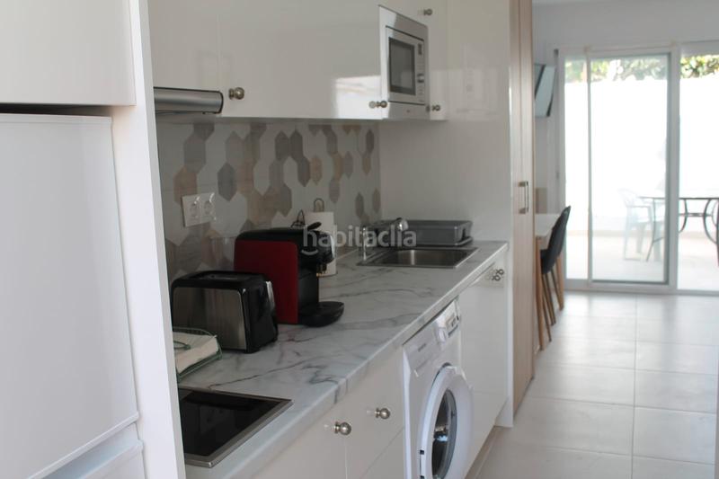 Foto 7dadc94d-f4dd-4dc5-b32b-58dfc434f90f. Alquiler estudio  reformado con parking! en Estepona