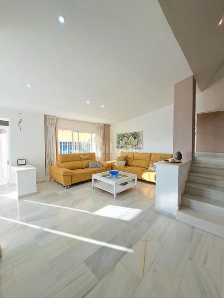 Foto ec34656a-debb-4d6a-9a23-1cea69f92a38. Alquiler piso vivienda exclusiva en El Candado en Málaga