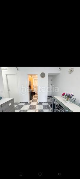 Foto c690b7d5-5442-4c44-bef4-9c8d936f8a0a. Piso  en ciudad jardín. gran oportunidad! en alegría de la huerta- jardín de Málaga Málaga