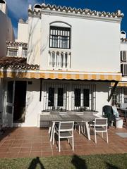 Rent Semi detached house  Carretera guadalmar. Casa en primera línea de playa. guadalmar