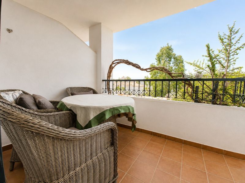Foto b2c9e354-1725-4b22-9228-34706275d430. Pis amb aparcament a Calahonda Mijas