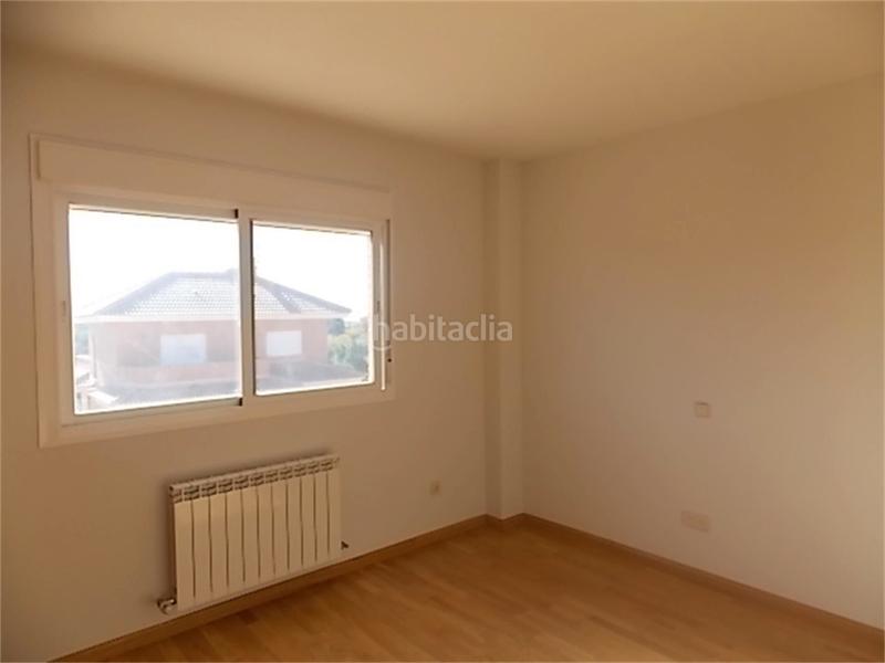 Foto 6925b5d8-9e88-4403-bdb2-cd18254c9494. Miete haus 158m<sup>2</sup> in calle miguel hernandez 5 in Miraflores de la Sierra