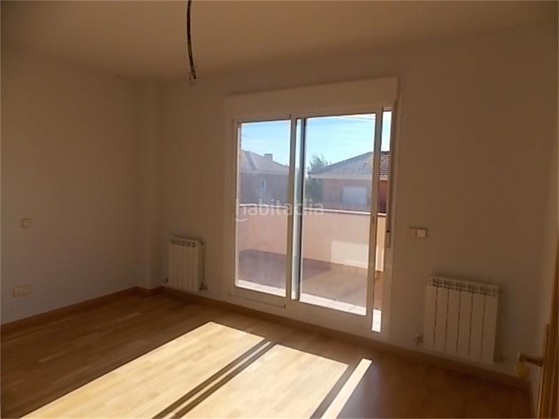 Foto 0c69b42e-d370-4a37-901e-c26e42738450. Location maison 158m<sup>2</sup> dans calle miguel hernandez 5 dans Miraflores de la Sierra