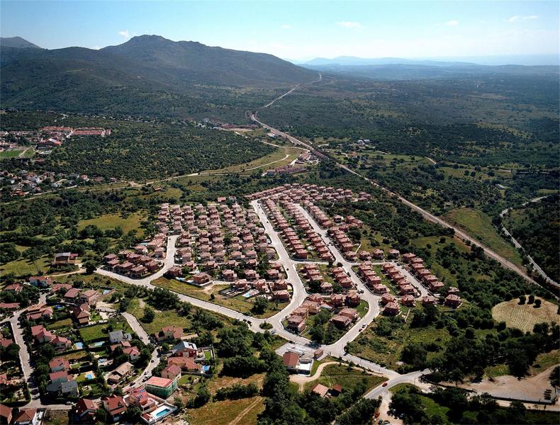 Foto b91438fa-d0f8-4f99-b6cc-d023cf877070. Promotion URBANIZACIÓN PARQUE MIRAFLORES dans Miraflores de la Sierra. Logements de biens neufs