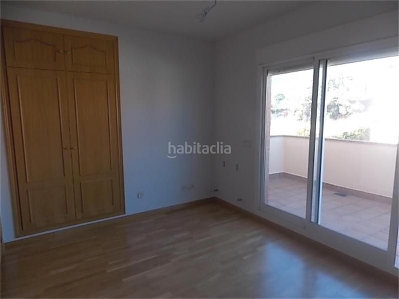 Foto e585e245-145a-428c-90d2-695a293b8bc6. Haus 243m<sup>2</sup> in calle miguel hernandez 5 in Miraflores de la Sierra