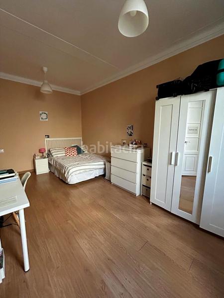 Foto e9eeb792-7409-4ac7-b29c-73a4e728621a. Àtic a compte urgell 43 a Sant Antoni Barcelona