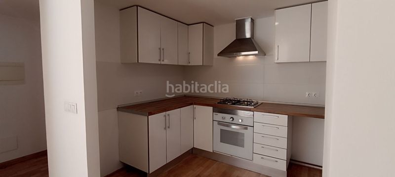 Foto 2f5586e5-a7a2-4f06-9d48-2d2b1048f4d2. Apartament amb aparcament piscina a Can Pei Sitges