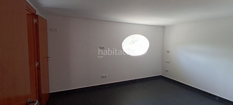 Foto f1e3ccb2-a224-48b6-bb92-0bf7686ddadc. Apartament amb aparcament piscina a Can Pei Sitges