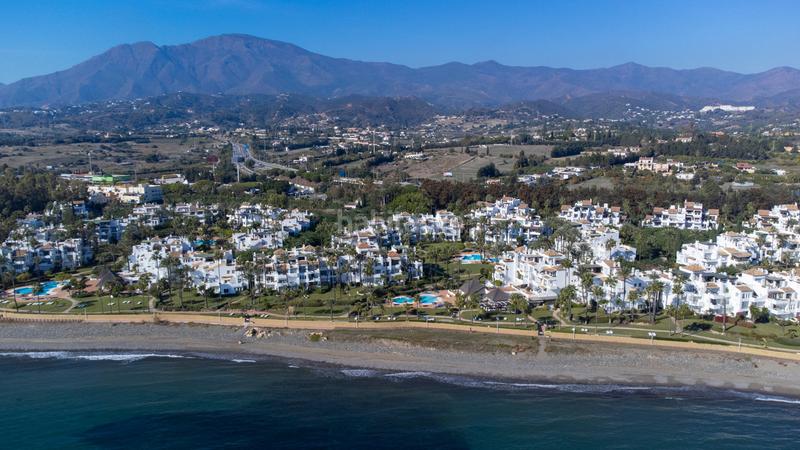 Foto 0085c671-7473-4151-b8f8-5dcd0a8ad226. Àtic amb piscina a Zona de Punta Plata Estepona
