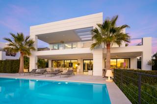 Casa a Los Naranjos. Villa moderna de lujo en comunidad cerrada  los olivos, nueva an