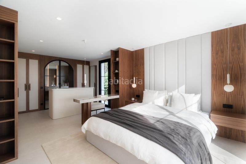 Foto 5df2394c-c00e-4389-b651-c7033f8c965b. Casa aparellada amb aparcament piscina a Aloha Marbella