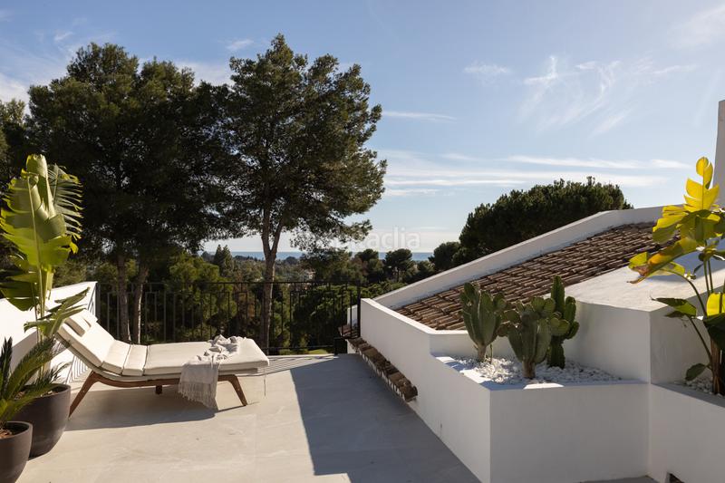Foto 83966c7d-bb3b-4a34-810e-3da371538620. Casa aparellada amb aparcament piscina a Aloha Marbella