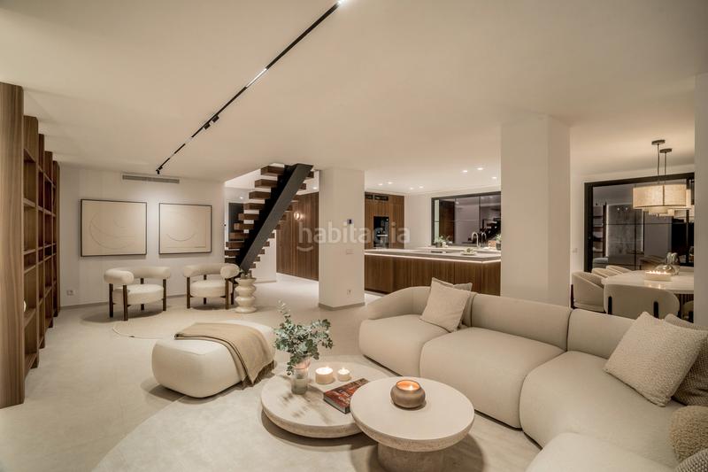 Foto fba32b02-a46a-4f42-b0f0-a003e5f71fa1. Casa aparellada amb aparcament piscina a Aloha Marbella