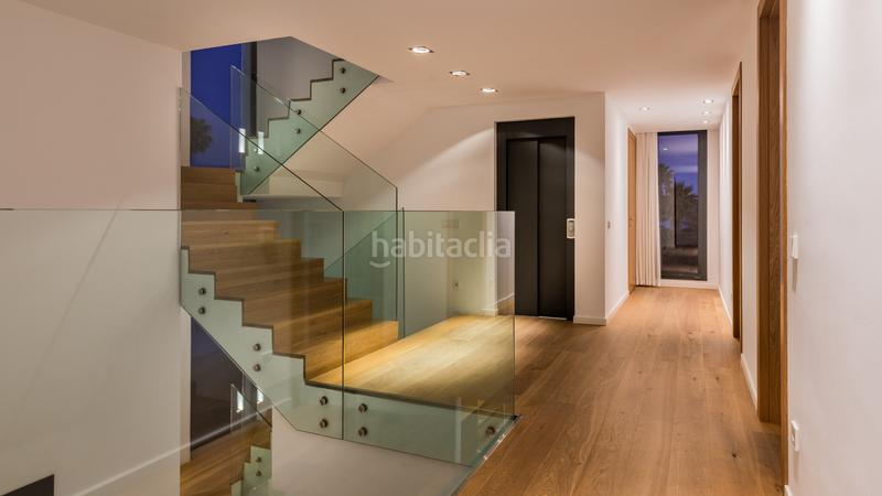 Foto 29458191-e209-45b3-9d8e-a0e9b2bd29a5. Casa con parcheggio piscina in Costabella Marbella