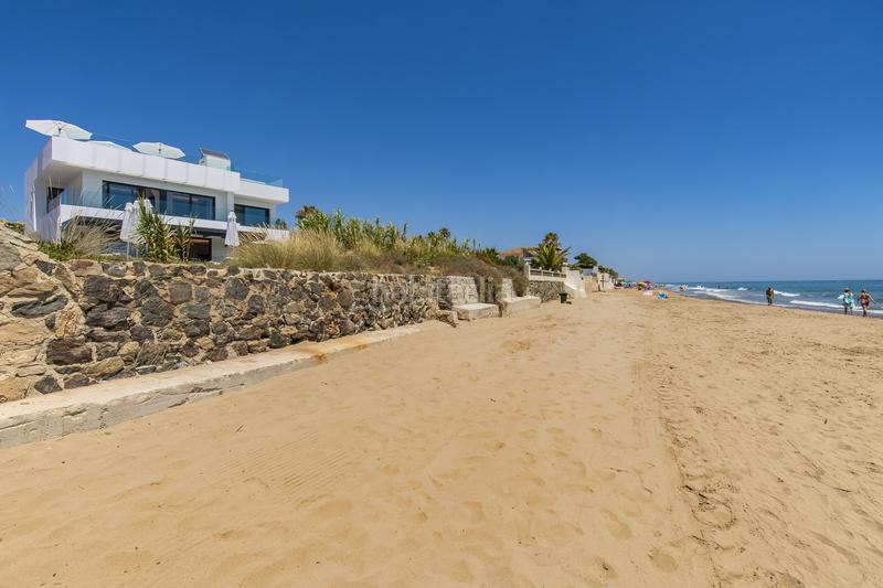 Foto 341ce543-abfc-4cde-a7ca-49c80e8fb270. Casa con parcheggio piscina in Costabella Marbella