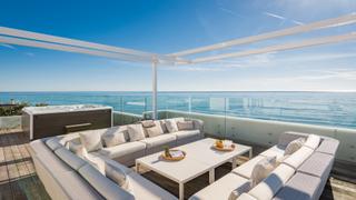 House in Costabella. Villa frente al mar  playa de costabella, marbella este