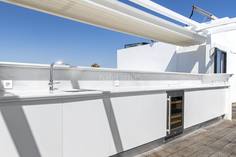 Foto cbbf830a-93bb-4950-91d5-f5939ce74acd. Casa con parcheggio piscina in Costabella Marbella