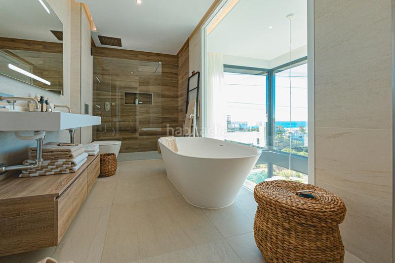 Foto 1630d9d6-7d51-4822-908c-eaef2d8e755d. Casa pareada villa apareada de lujo este, en Elviria Marbella