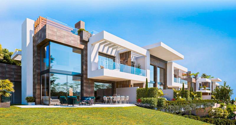 Foto 3f8ed6bc-acad-40f9-aa4a-68acac253865. Casa pareada villa apareada de lujo este, en Elviria Marbella