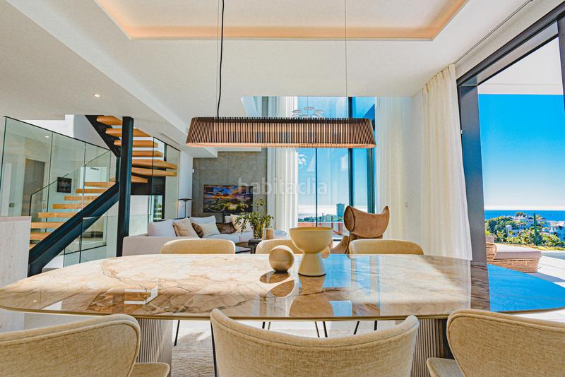 Foto f6307214-a939-4faa-8bf0-52fe7f91c916. Casa pareada villa apareada de lujo este, en Elviria Marbella