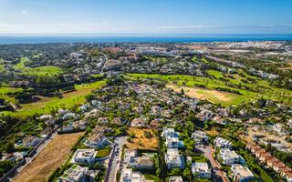 Terreny residencial a Los Naranjos. Hermosa parcela con proyecto sugerido en nueva andalucía, marbel