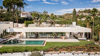 Casa a Centauro-haza del conde 18. Villa moderna en primera línea de golf con terraza en la azotea