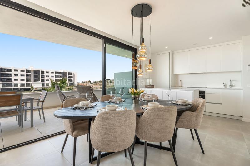 Foto 03b28f97-aec3-4162-a15b-3dc56994540d. Planta baja en ur-6 el higueron 15 apartamento moderno en planta baja con vistas parciales al mar en venta El Higuerón west, en Fuengirola