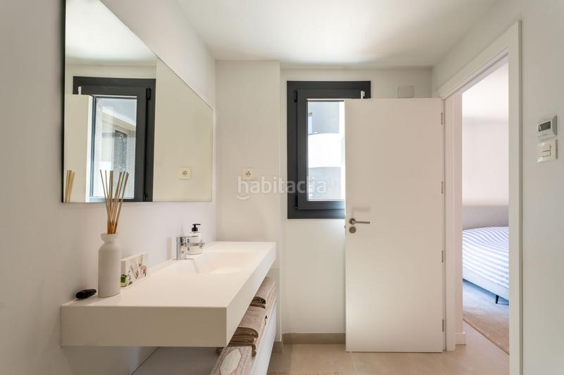 Foto 5a788372-decb-4760-8f40-fc4297b5210e. Planta baja en ur-6 el higueron 15 apartamento moderno en planta baja con vistas parciales al mar en venta El Higuerón west, en Fuengirola