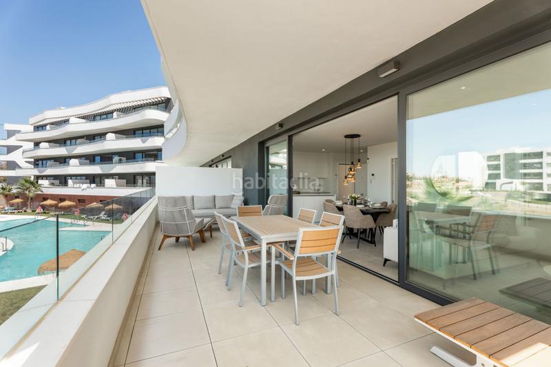 Foto 9f20f74f-a0a1-421a-999e-0da6e662d5cc. Planta baja en ur-6 el higueron 15 apartamento moderno en planta baja con vistas parciales al mar en venta El Higuerón west, en Fuengirola