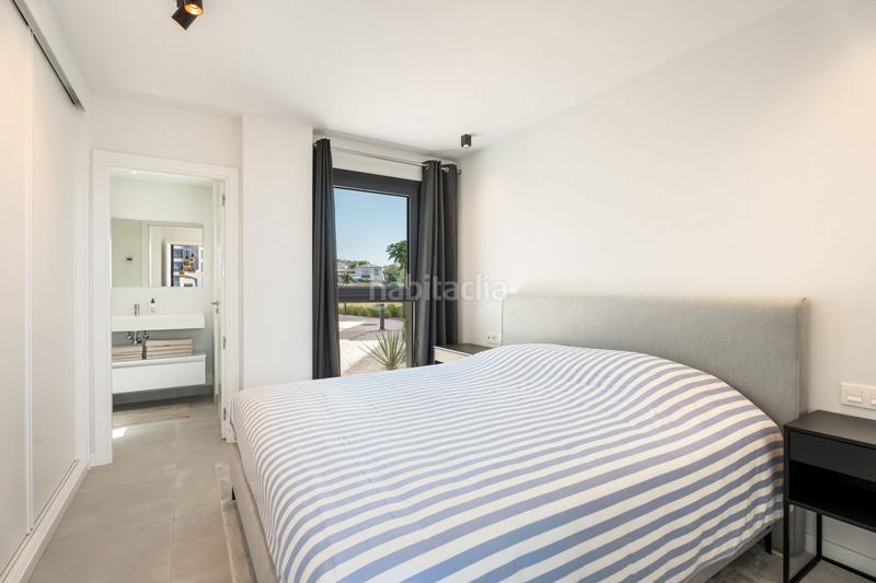 Foto d1f6c4fe-2cc1-4b8e-ac11-9b3c9262aae7. Planta baja en ur-6 el higueron 15 apartamento moderno en planta baja con vistas parciales al mar en venta El Higuerón west, en Fuengirola