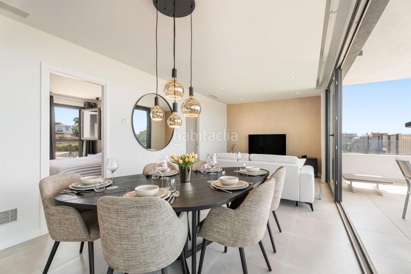 Foto d772245d-ecd2-4ed8-9ff1-e170797854d0. Planta baja en ur-6 el higueron 15 apartamento moderno en planta baja con vistas parciales al mar en venta El Higuerón west, en Fuengirola