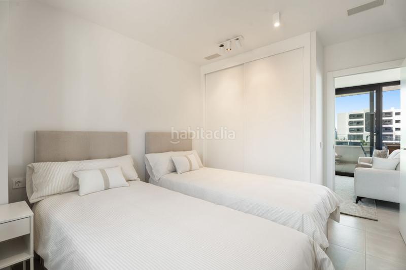 Foto e6ca806a-bb5d-47b5-80df-87ba4227627c. Planta baja en ur-6 el higueron 15 apartamento moderno en planta baja con vistas parciales al mar en venta El Higuerón west, en Fuengirola