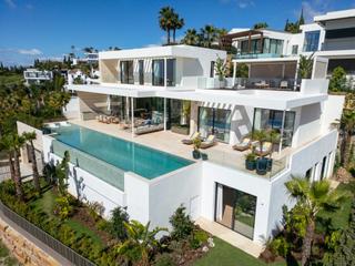 Casa a Flamingos 163. Villa de nueva construcción con vistas panorámicas al mar en com