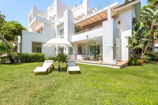 Planta baixa  Alcazaba hills fase i. Apartamento luminoso en planta baja con jardín privado  alcazaba