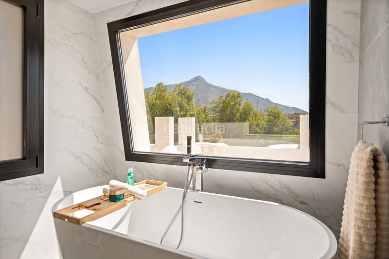 Foto 06056e74-4779-43c9-a941-4e0fbdab278b. Casa a nueva andalucia 6l 25 a Los Naranjos Marbella