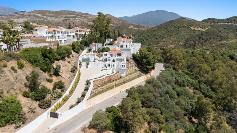 Foto 9c3008b4-c801-4fac-84d4-ad020d0be206. Casa a nueva andalucia 6l 25 a Los Naranjos Marbella