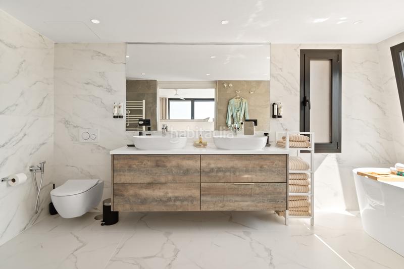 Foto b2a389dd-8c1e-4f83-8878-723f7d04752e. Casa a nueva andalucia 6l 25 a Los Naranjos Marbella