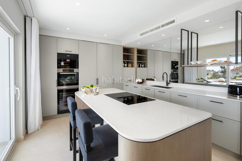 Foto 619d6382-b202-4842-b94f-082e6d8bd983. Dúplex en san francisco 8 apartamento dúplex en ubicación privilegiada monte paraiso, milla de oro en Marbella