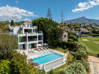 Casa a Sirio-nva andalucia f 92. Villa de nueva construcción en primera línea de golf con vistas