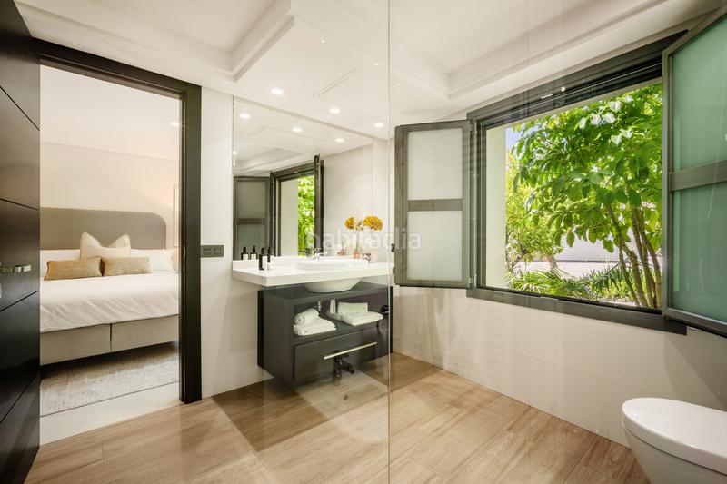 Foto e7e8421c-baf3-431d-a0be-d19438db9dbc. Casa en osa menor-nv andalucia g 1 villa en una sola planta con jardín botánico la cerquilla, nueva andalucía en Marbella