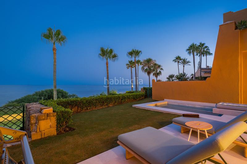 Foto 8b06ad97-dd21-4c6b-933d-e8470a76008e. Planta baja en mare nostrum 40 apartamento en planta baja frente al mar con terraza, sauna y vistas al mar los granados del mar, en Estepona