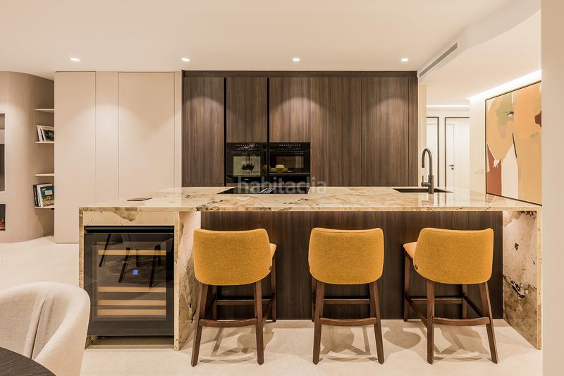 Foto 435a0e24-b0dc-4fa5-9f37-d0cc054d6d38. Apartamento en nacional 340 159 apartamento costero reformado con vistas al mar e interiores sofisticados los granados del mar, este en Estepona