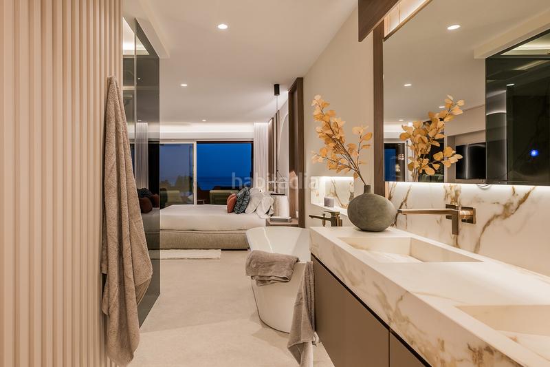 Foto 47ded70c-e8ab-462f-a6f6-85bbe400573e. Apartamento en nacional 340 159 apartamento costero reformado con vistas al mar e interiores sofisticados los granados del mar, este en Estepona
