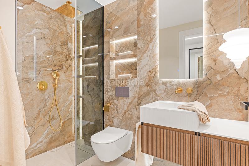 Foto 7b854b72-3016-4f0d-84b5-67166372a92a. Apartamento en nacional 340 159 apartamento costero reformado con vistas al mar e interiores sofisticados los granados del mar, este en Estepona