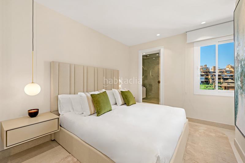 Foto 8f016e21-756c-4ab2-ab2b-cdda09bb4937. Apartamento en nacional 340 159 apartamento costero reformado con vistas al mar e interiores sofisticados los granados del mar, este en Estepona