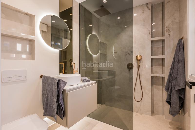 Foto b5897c74-7285-43ce-b1ae-2515cb82e1f2. Apartamento en nacional 340 159 apartamento costero reformado con vistas al mar e interiores sofisticados los granados del mar, este en Estepona